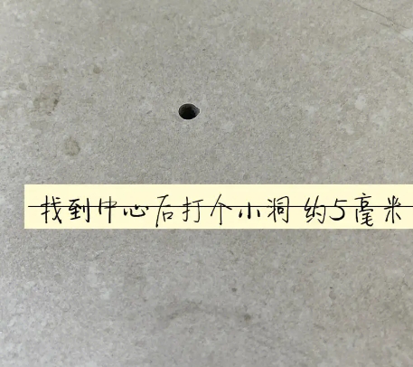 日照市瓷砖空鼓维修公司专业解答在瓷砖铺贴过程中，如果砂料搅拌不均匀，将会带来以下问题